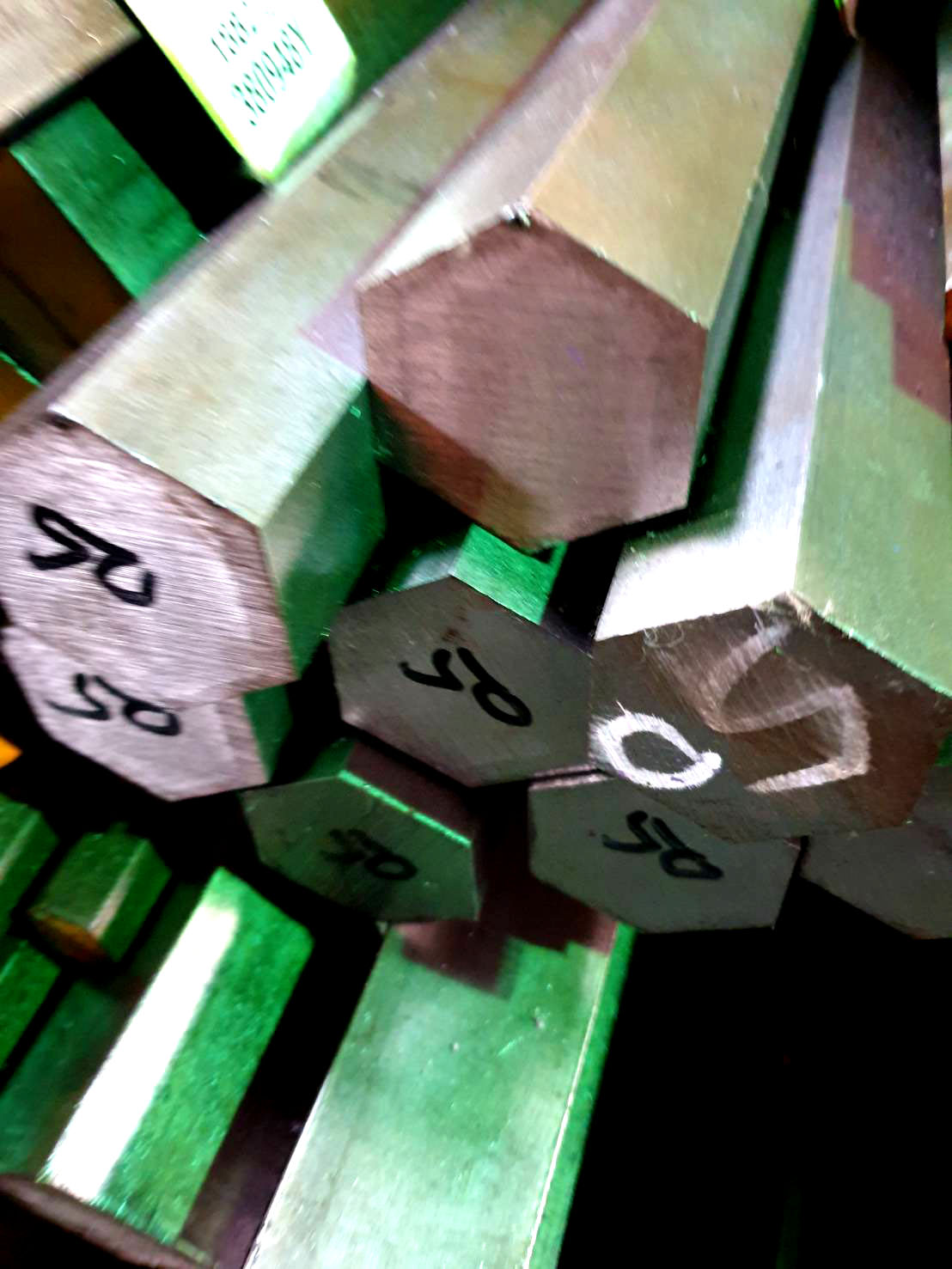 光面六角中碳、鐵心