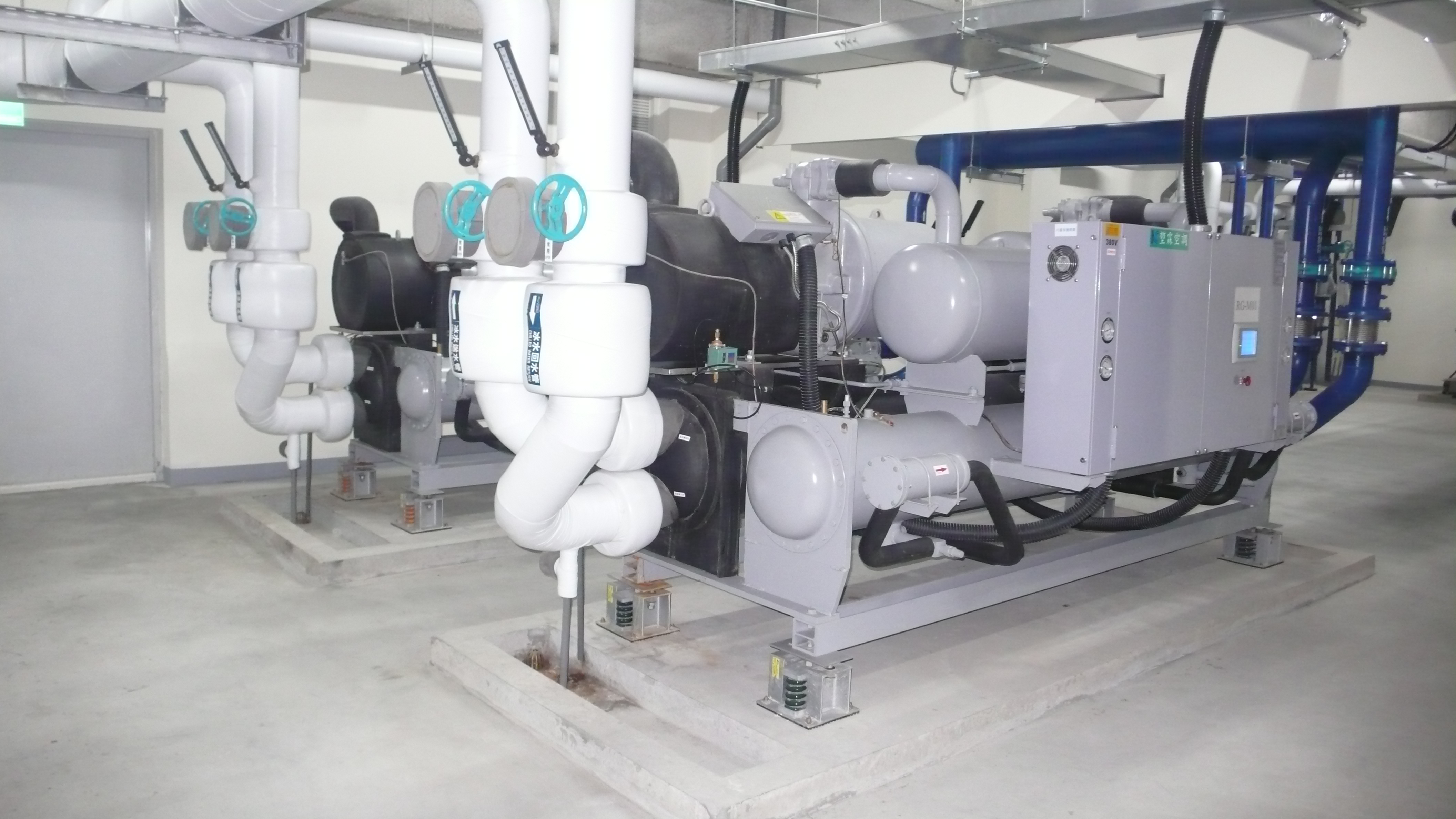 滿液式冰水機裝配工程