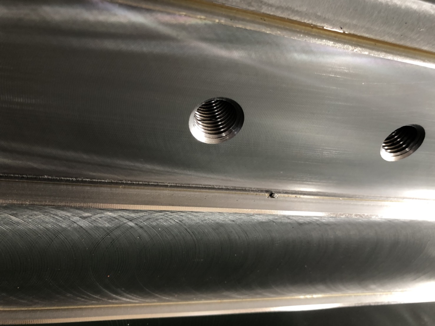 焊件軌道面精修成品