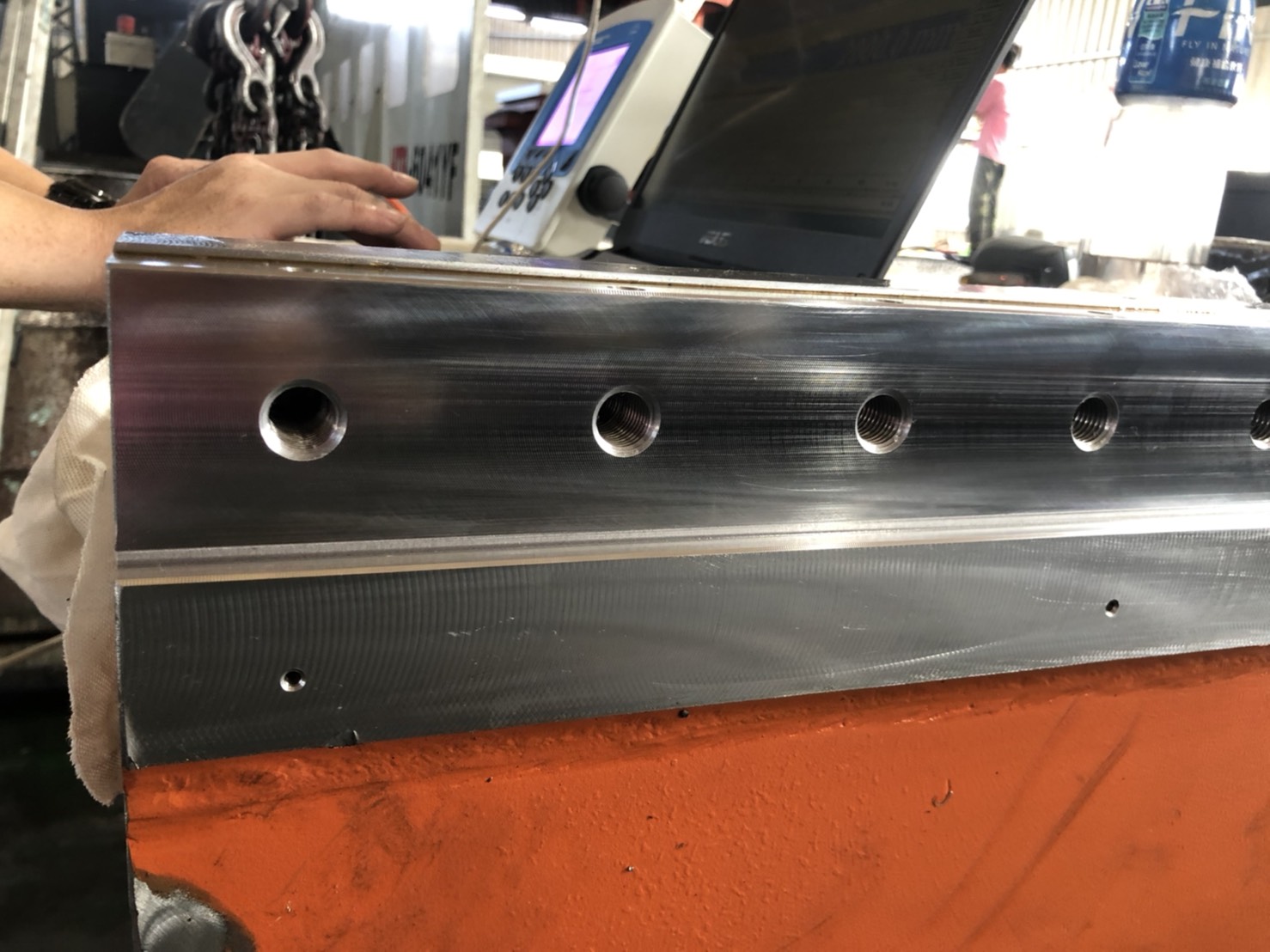 焊件軌道面精修成品