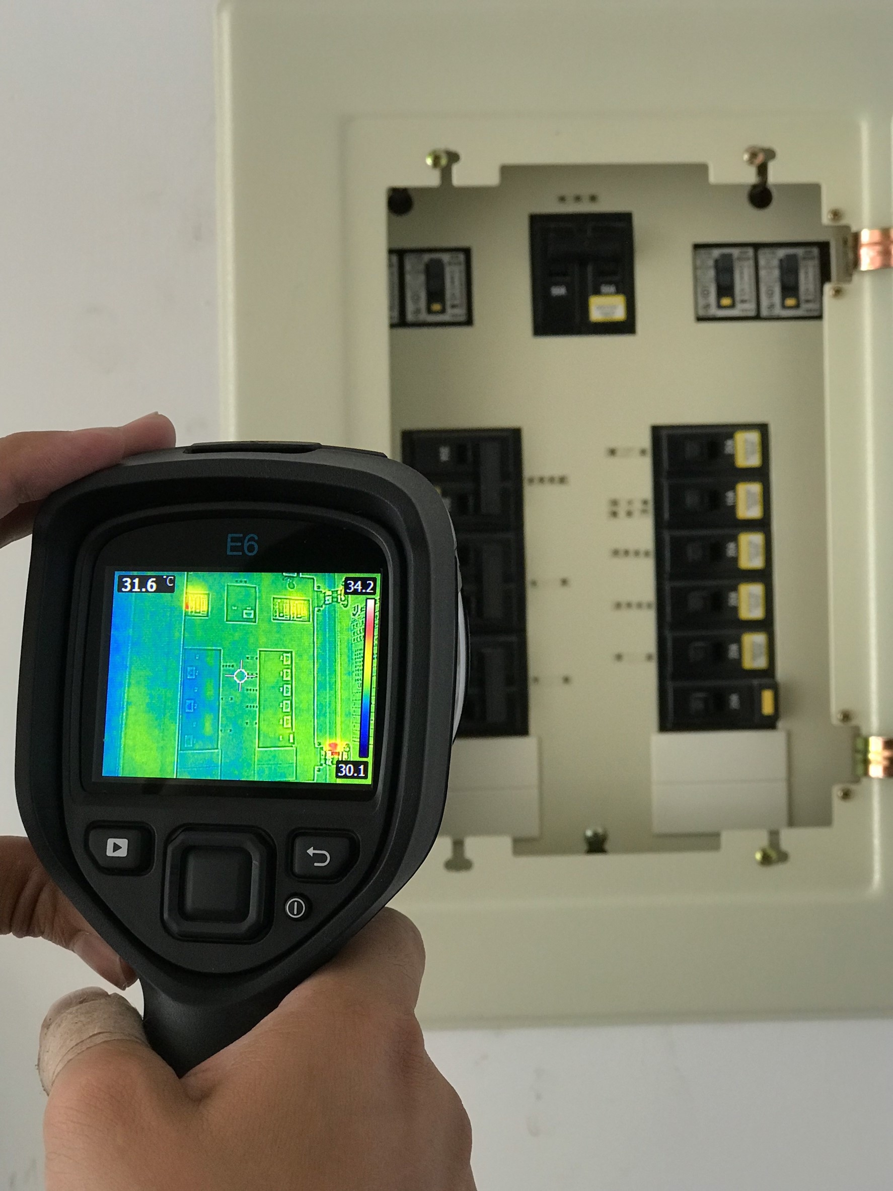 紅外線熱影像儀測試總電路開關