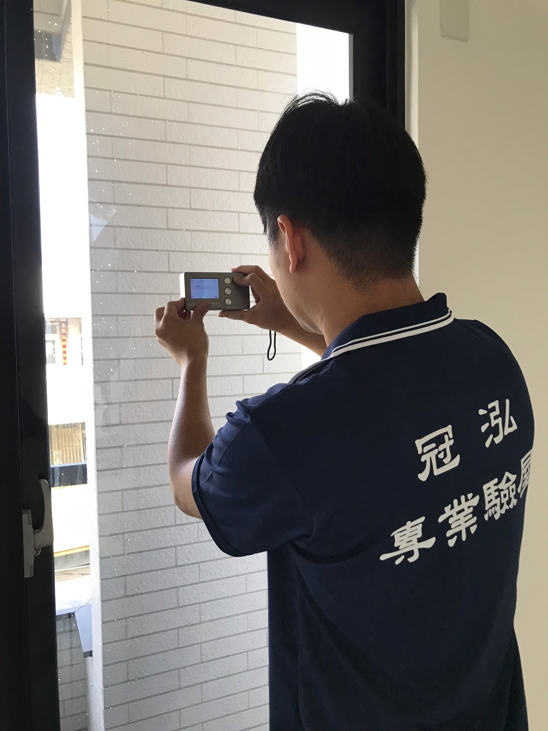 玻璃測厚儀檢查窗戶玻璃厚度案例&nbsp;