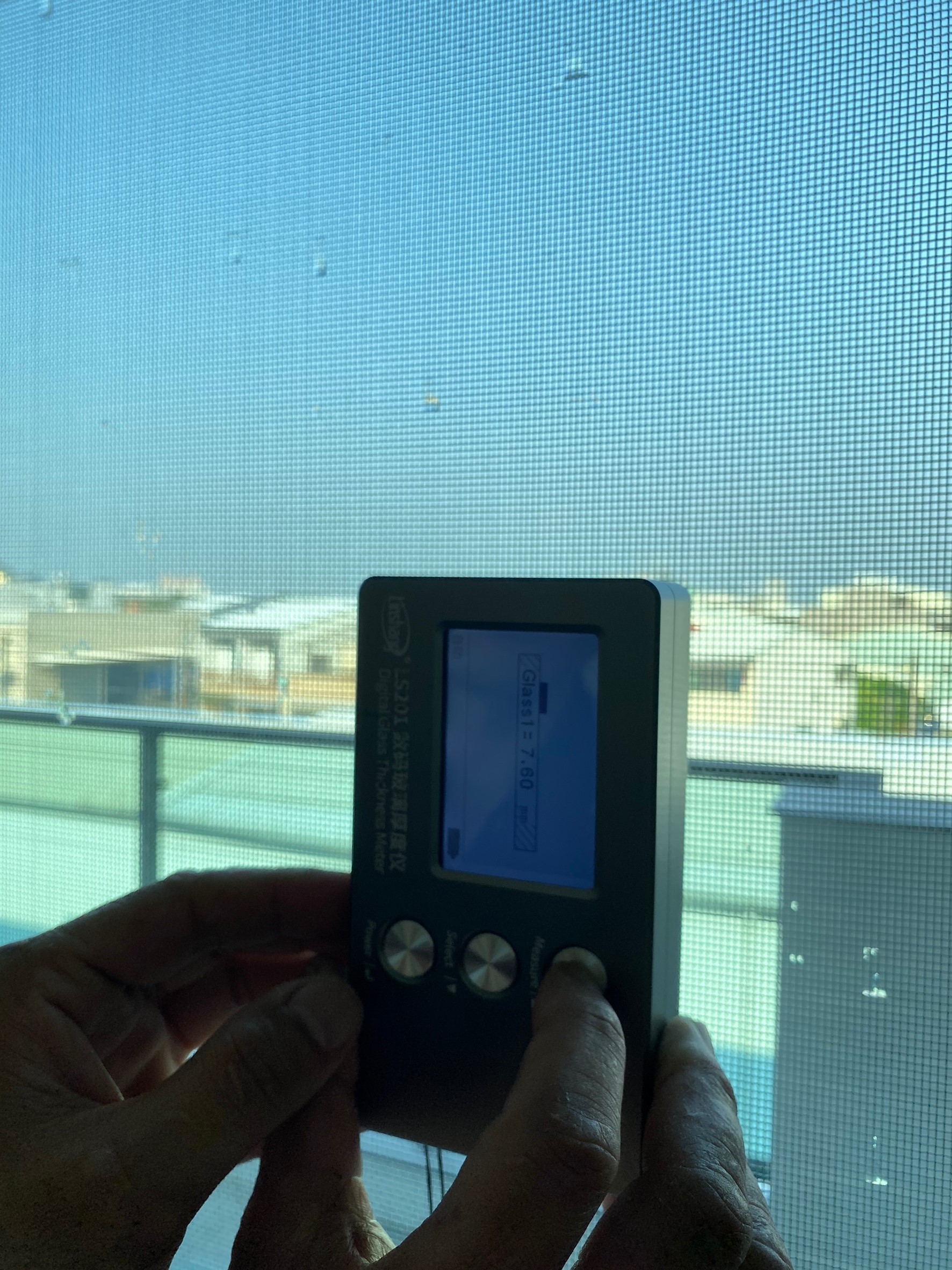 玻璃測厚儀檢查窗戶玻璃厚度案例&nbsp;