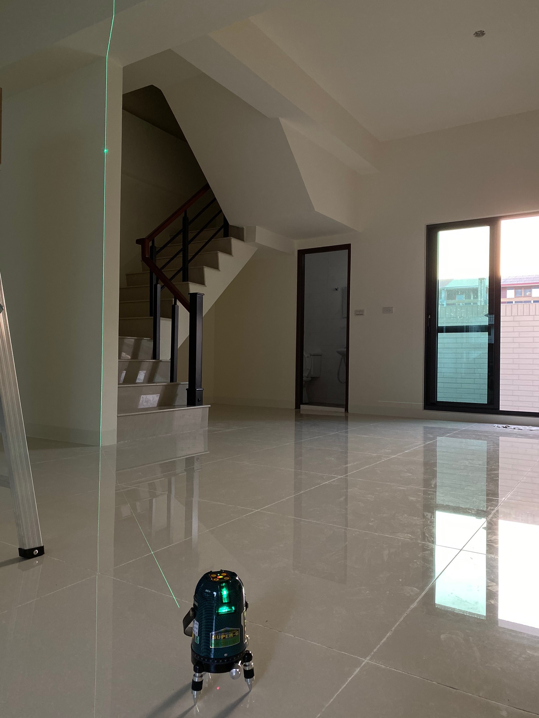 雷射水平墨線儀