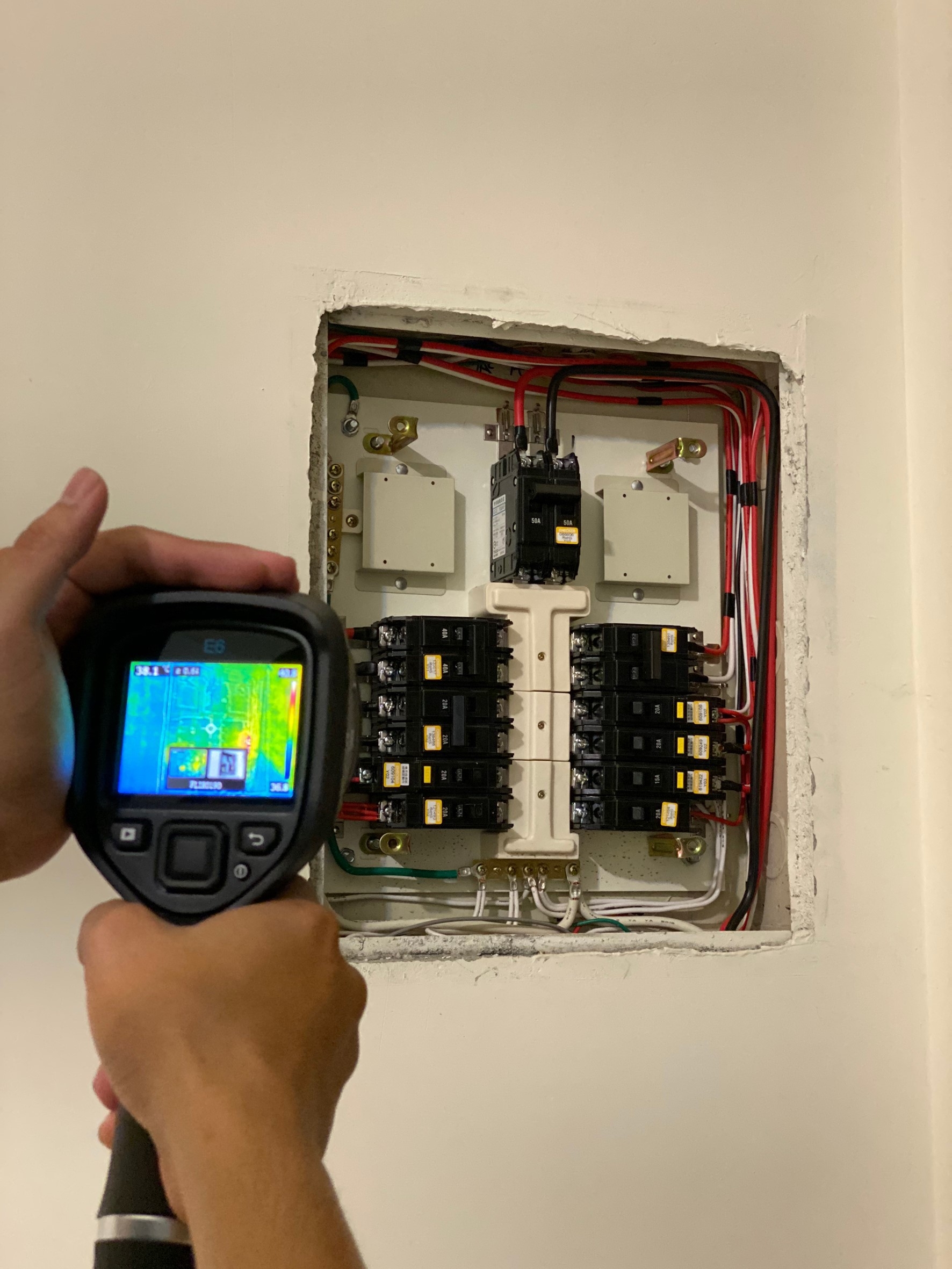 紅外線熱影像儀測試總電路開關