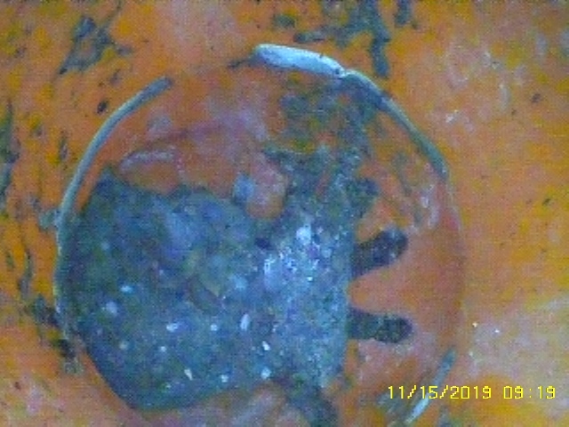 使用工業內視鏡檢查排水孔是否有異物&nbsp;