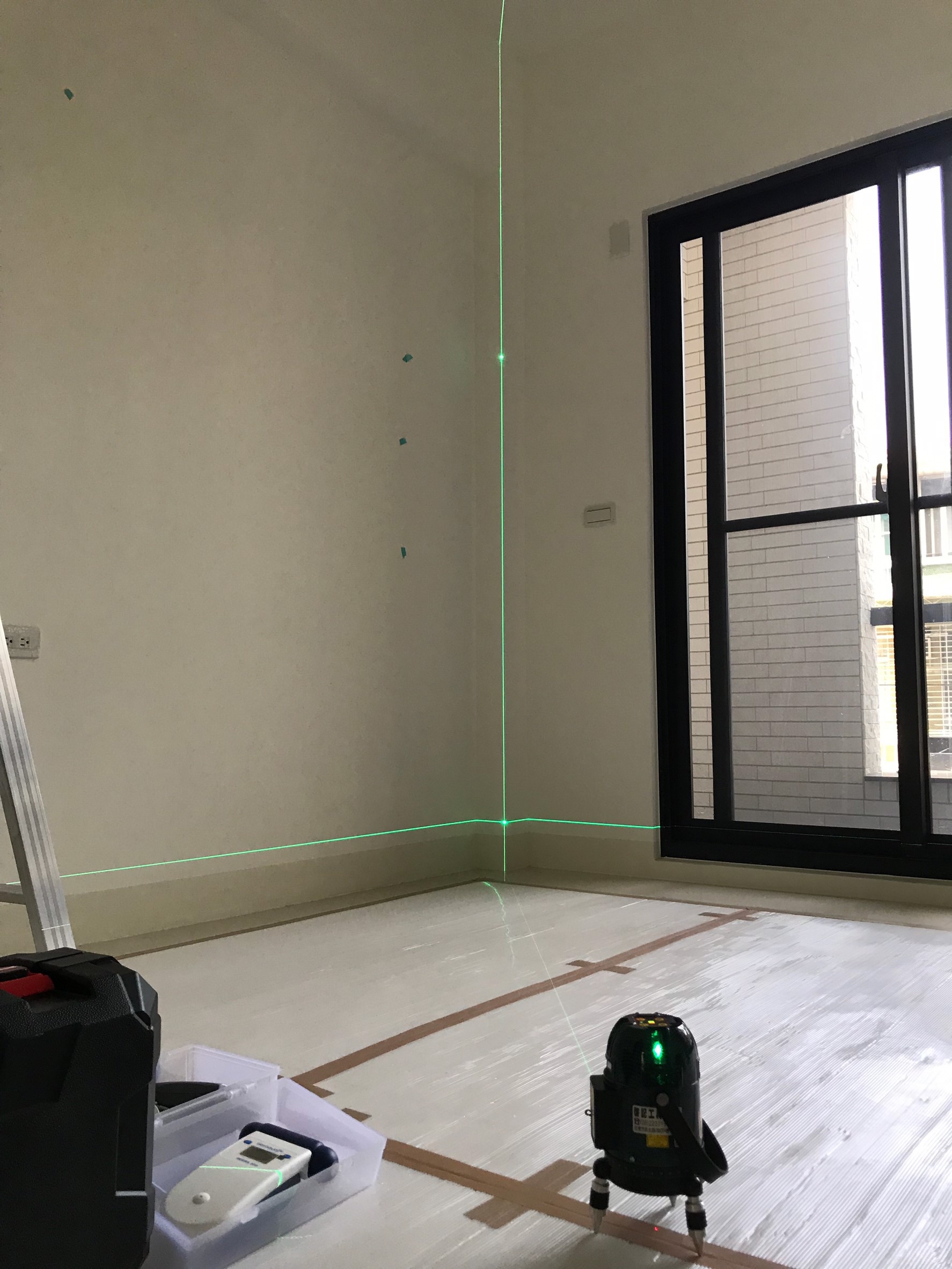 雷射水平墨線儀