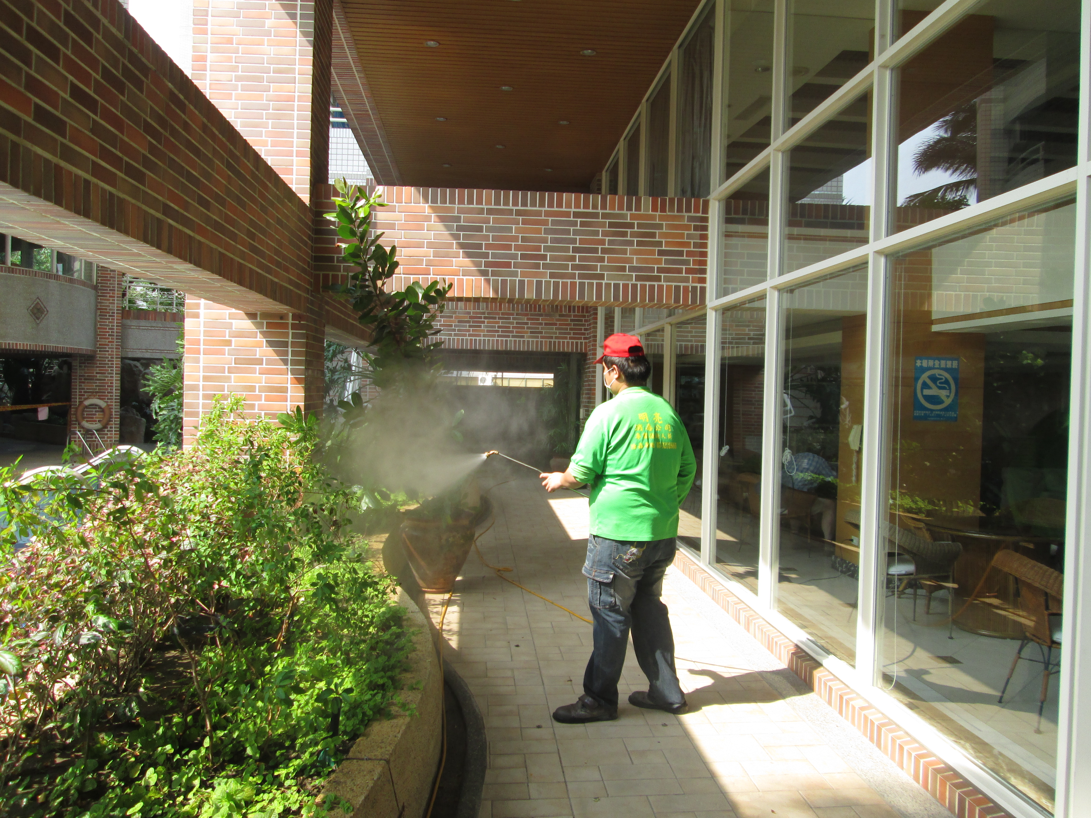 大樓中庭花園施工照片土壤灌注法