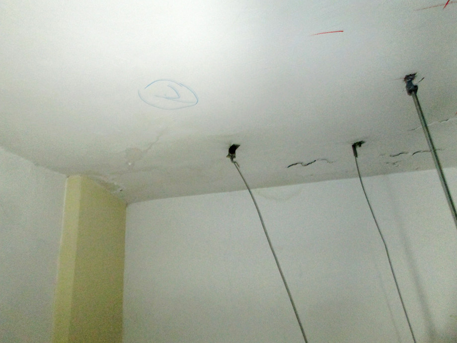 天花板牆壁龜裂處理