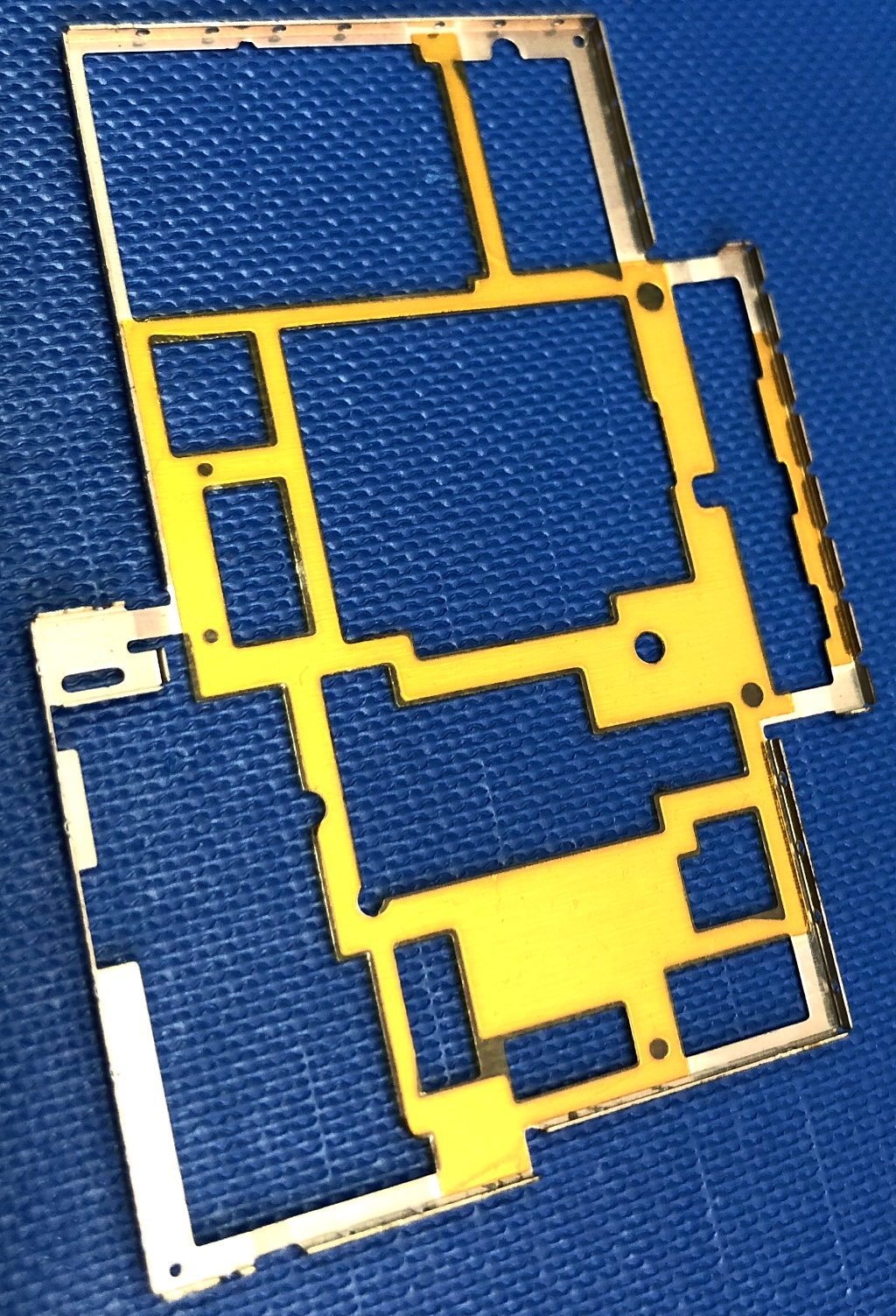 EMI-ESD電磁波遮蔽罩-順盛工業股份有限公司