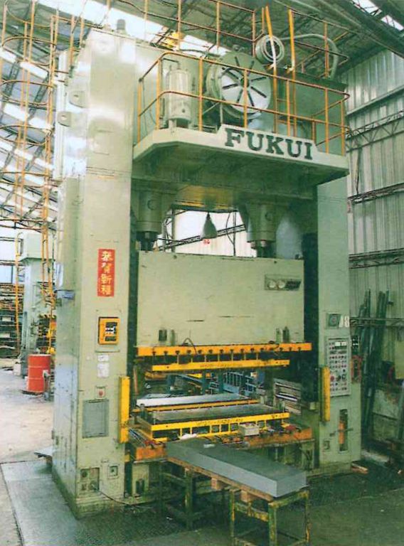 350噸雙曲沖床-順盛工業股份有限公司