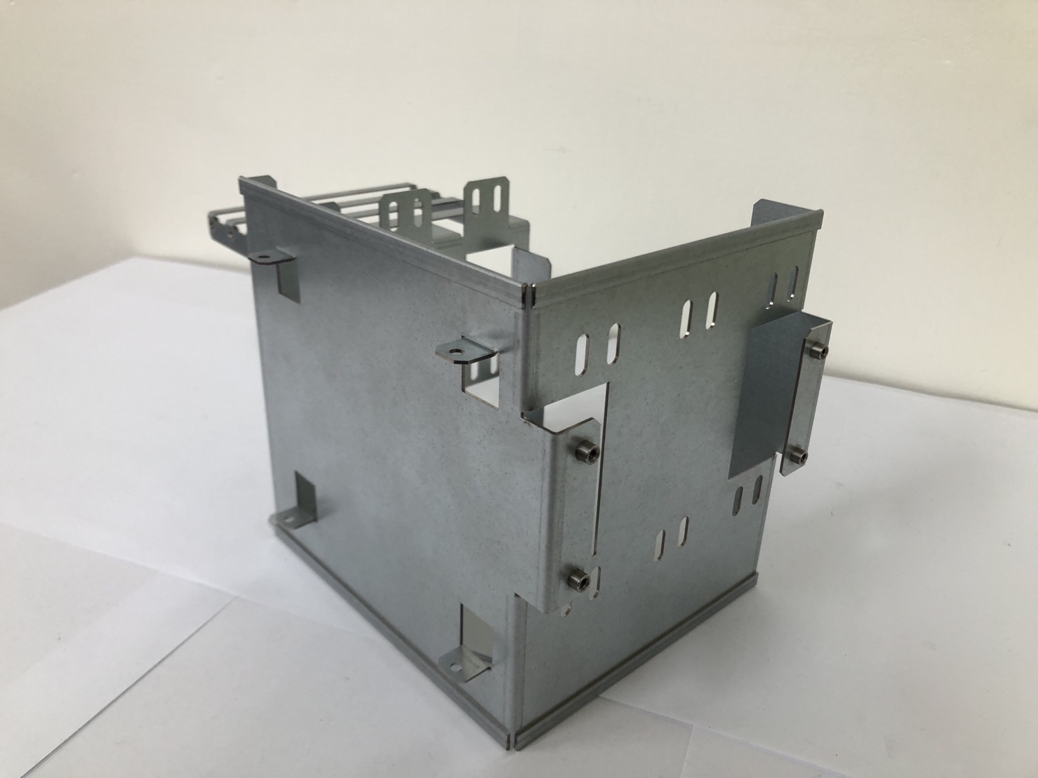 機箱體(伺服器底座)