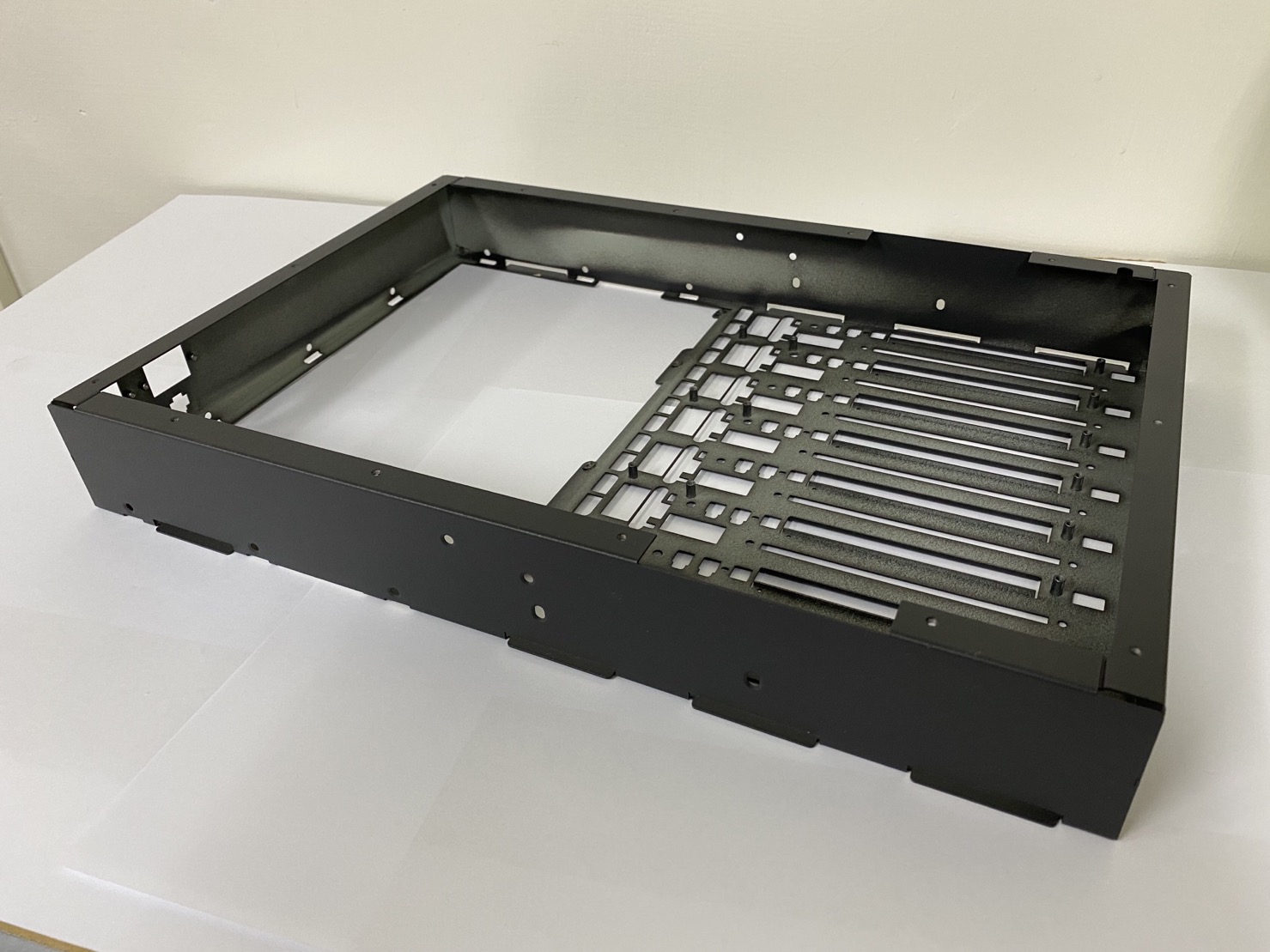 機箱體(伺服器底座)