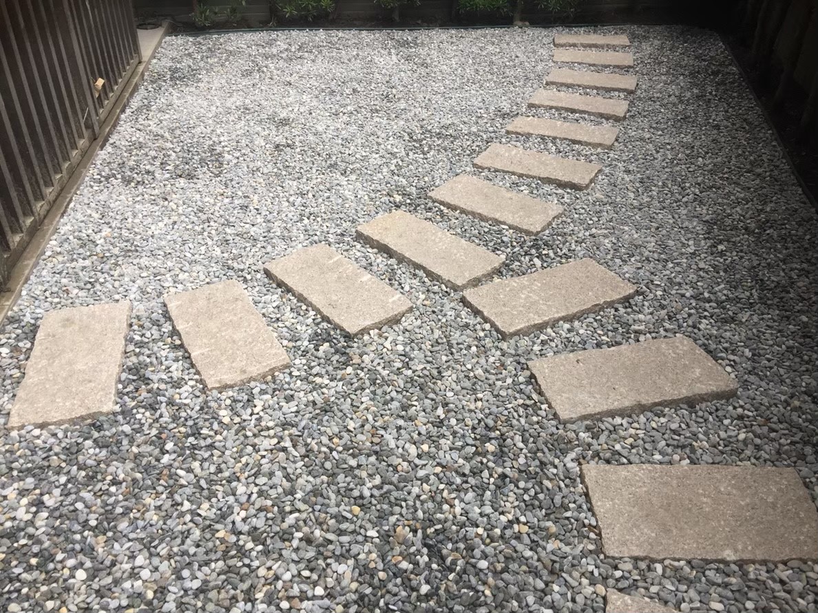 土城三峽社區住家庭園園藝造景鋪石作業-園藝修剪整理,鋸樹矮化作業,花草樹木種植,園藝造園工程,庭院花園整理,割草鋸樹修剪-免費現勘