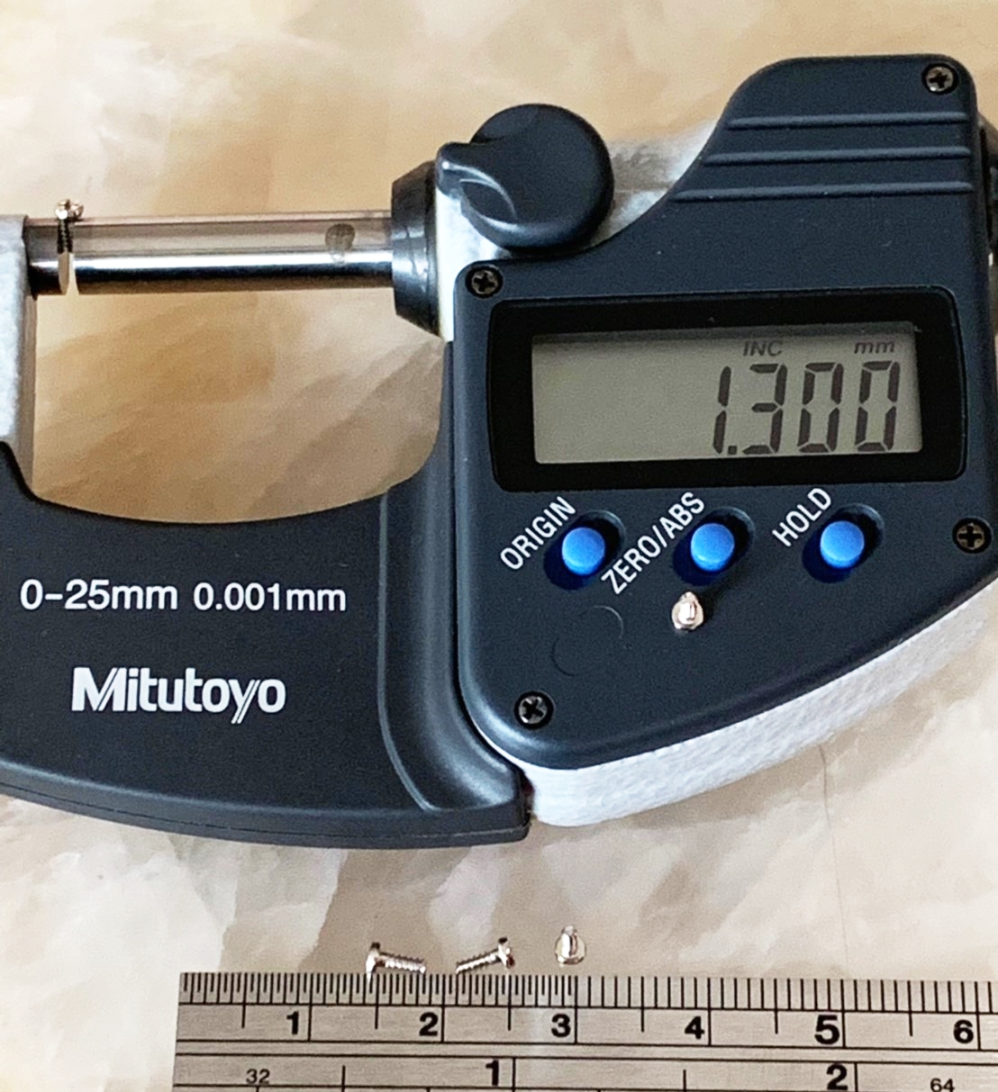 精密三角自攻牙螺絲2