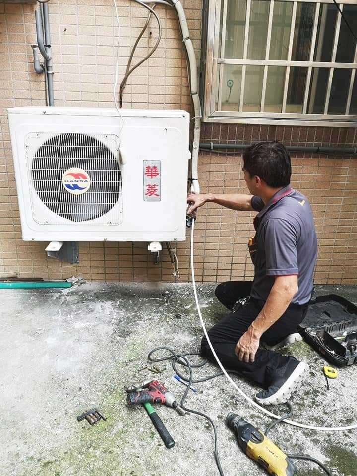 冷氣室外機維修/安裝(台南宏瑋電器)