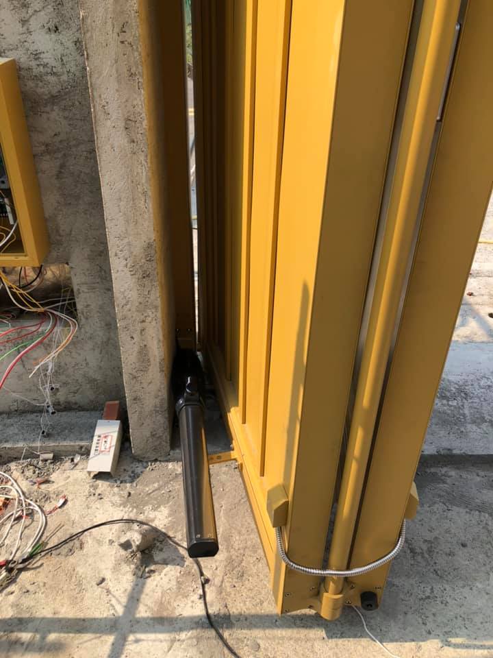 大坪頂別墅自動車庫大門