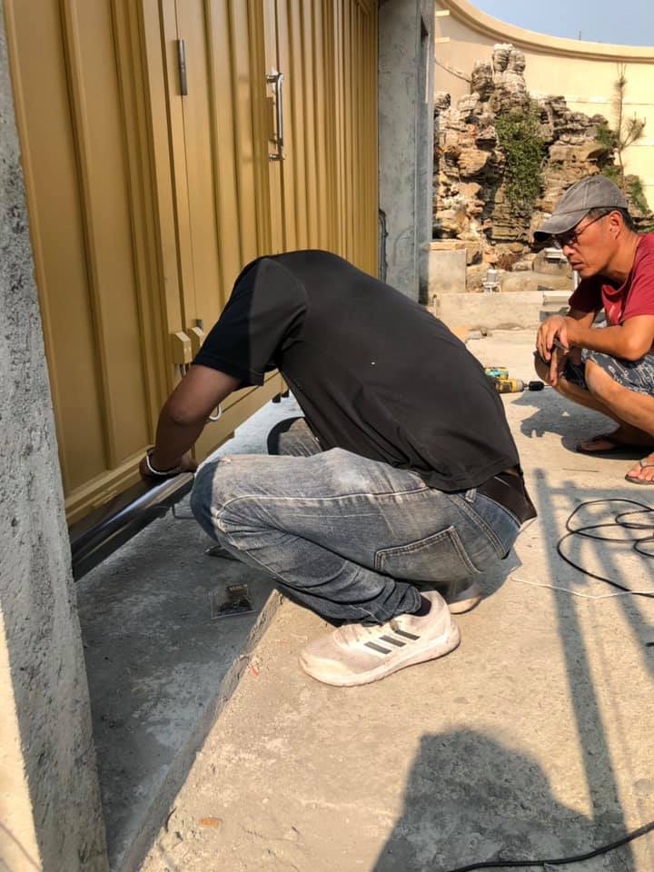 大坪頂別墅自動車庫大門