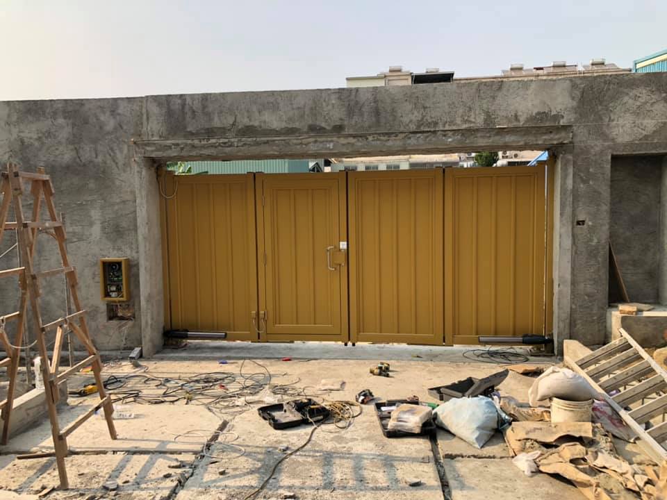 大坪頂別墅自動車庫大門