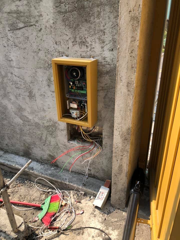 大坪頂別墅自動車庫大門