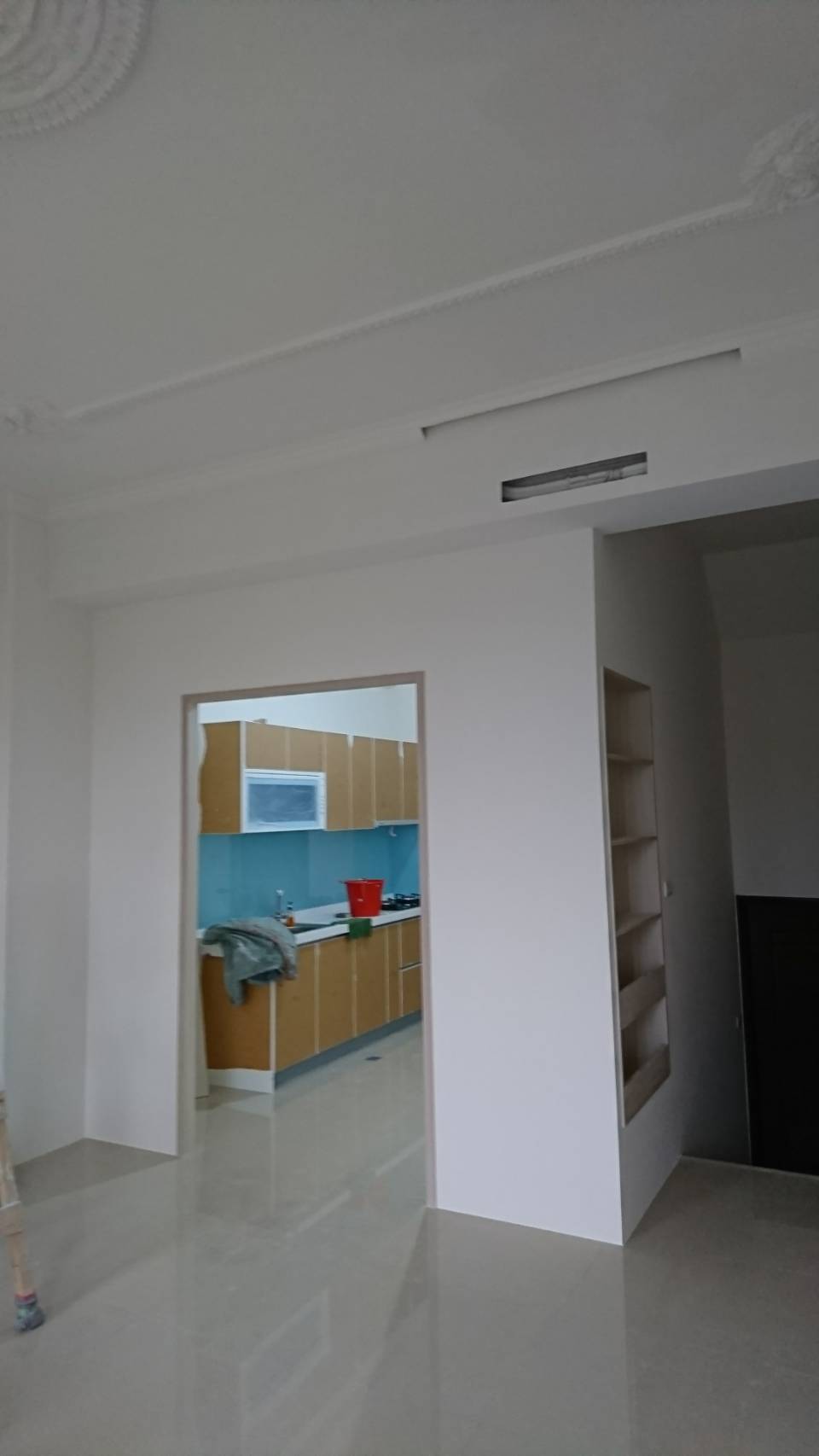 冷氣盒粉刷完成