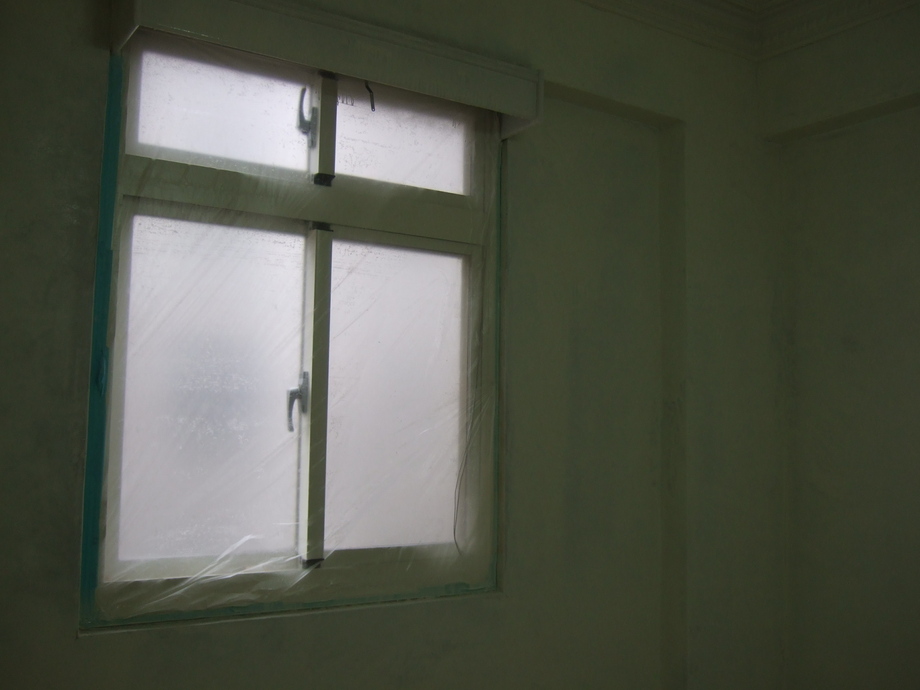 油漆施作前-窗框保護