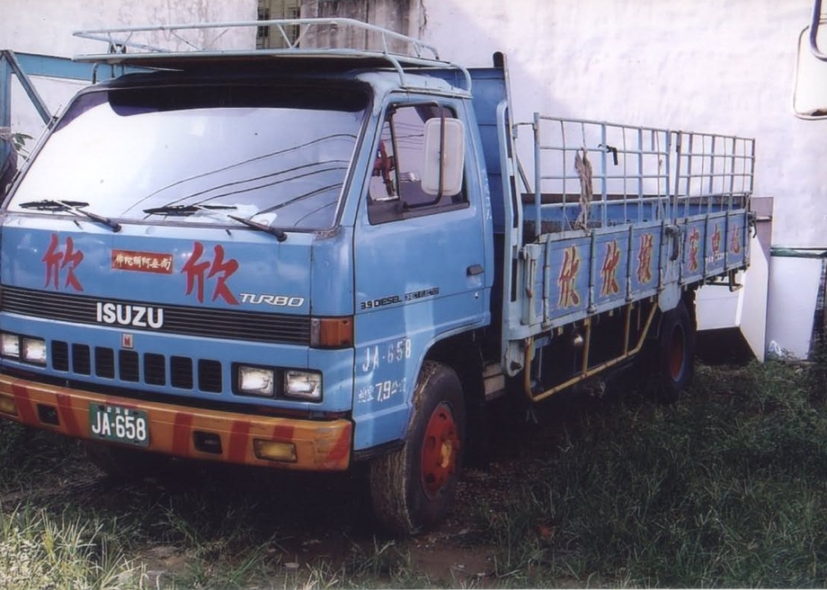 欣欣搬家公司-吊車搬家車輛