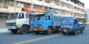 欣欣搬家公司-吊車搬家車輛