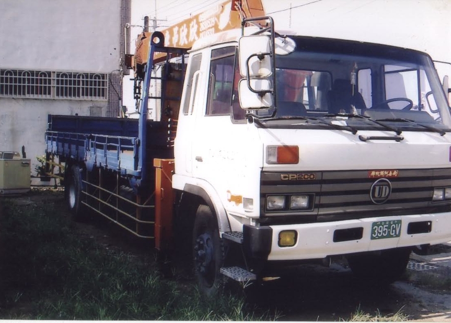 欣欣搬家公司-吊車搬家車輛