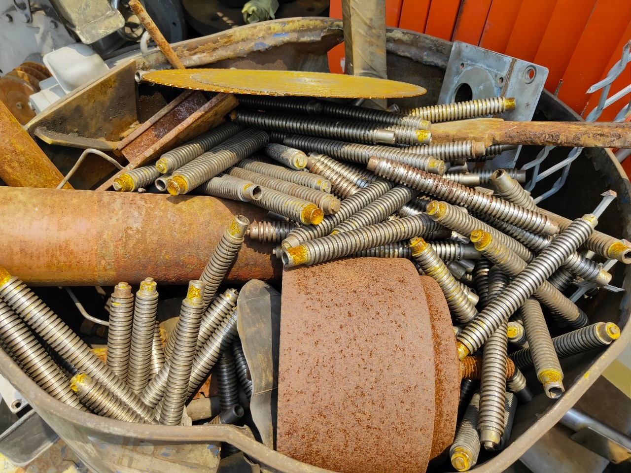 各式報廢五金零配件