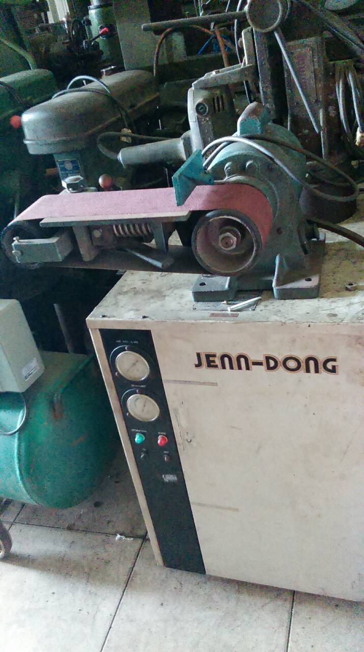 砂布輪機&amp;箱型式空壓機