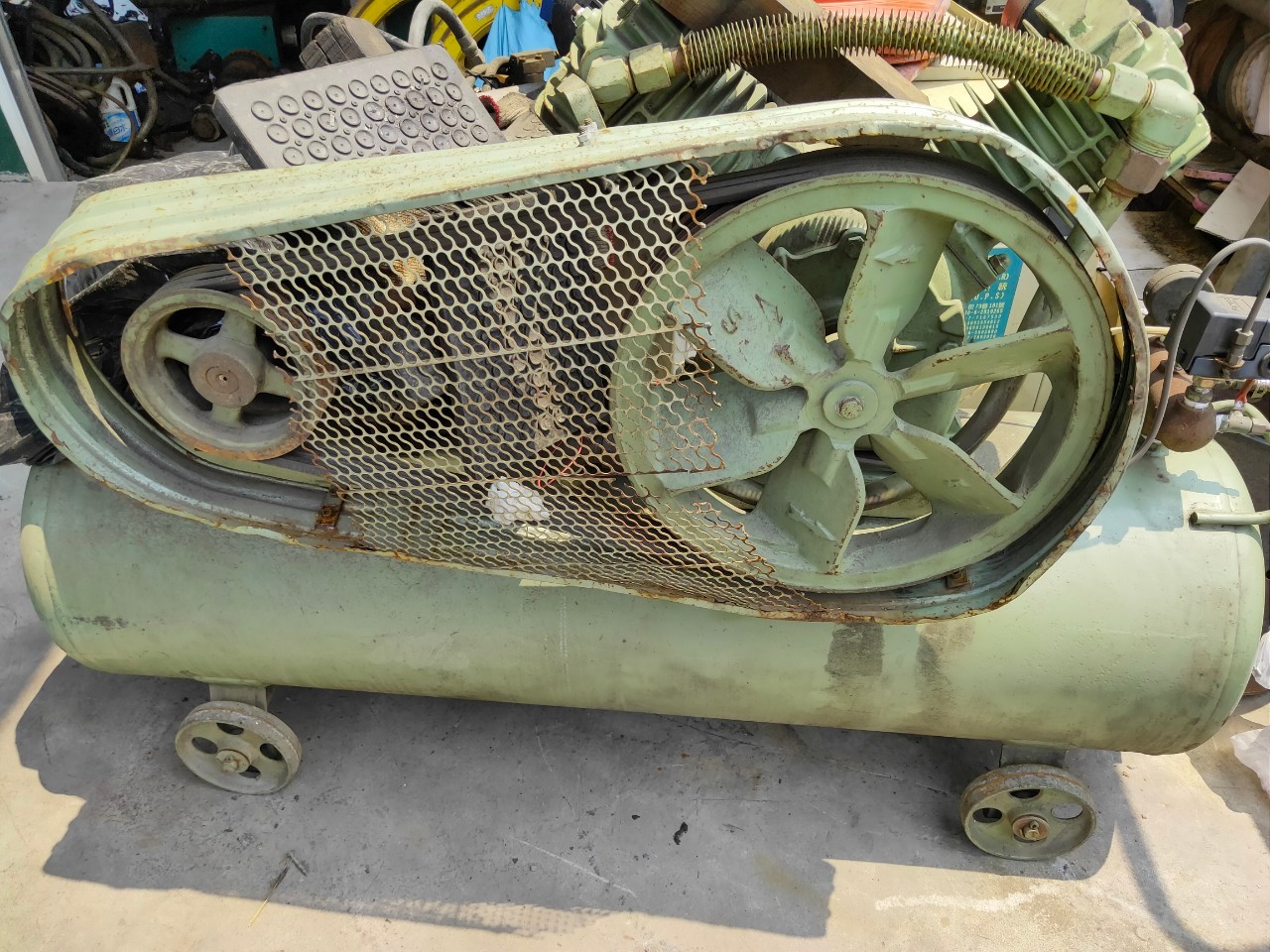 報廢空壓機1