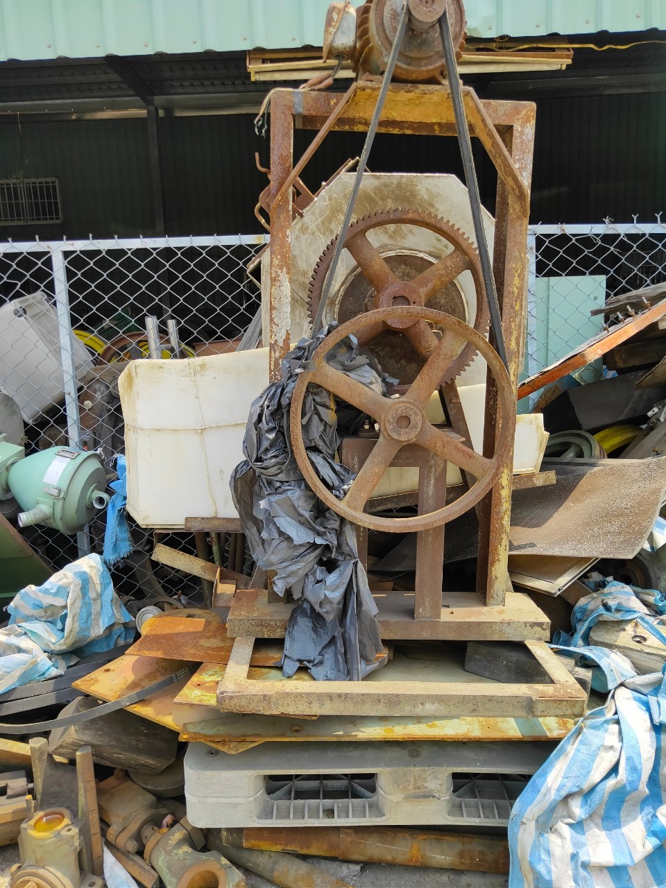 各式報廢機械設備1