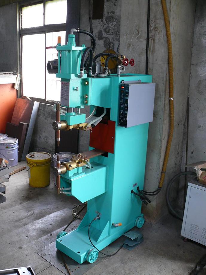 電焊機(廠內生財設備)