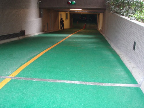 施作Epoxy止滑車道後