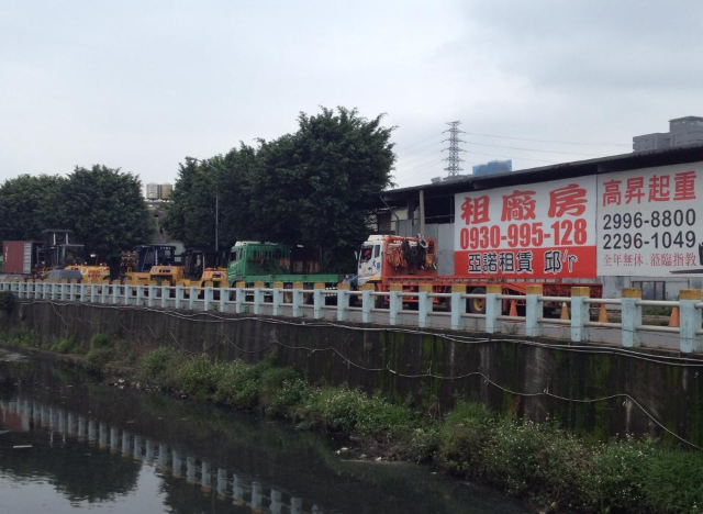 油壓板車