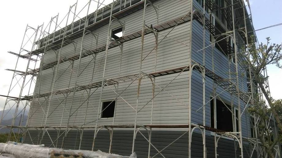 大型農舍，歐式壁板施工