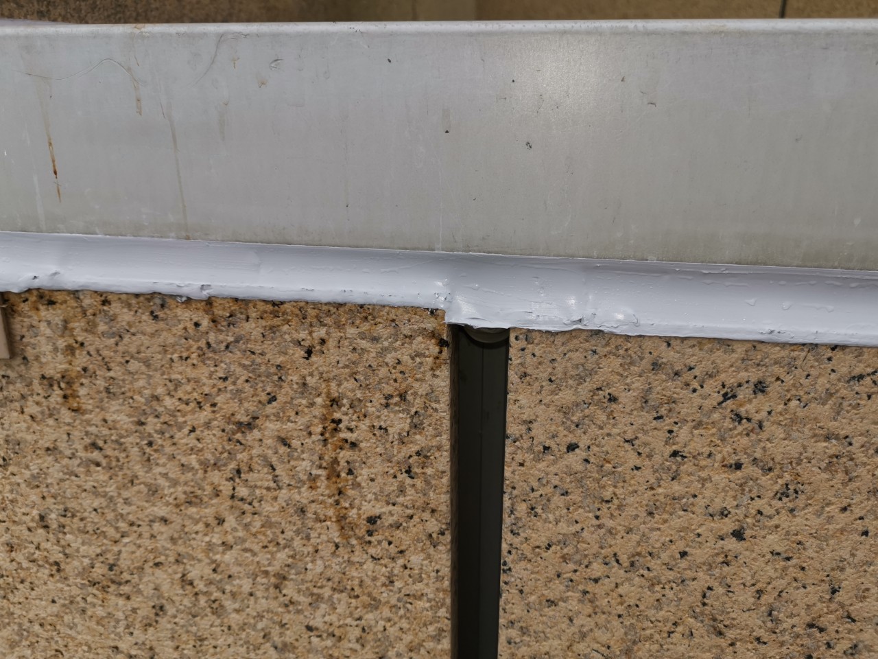 矽利康汰舊換新