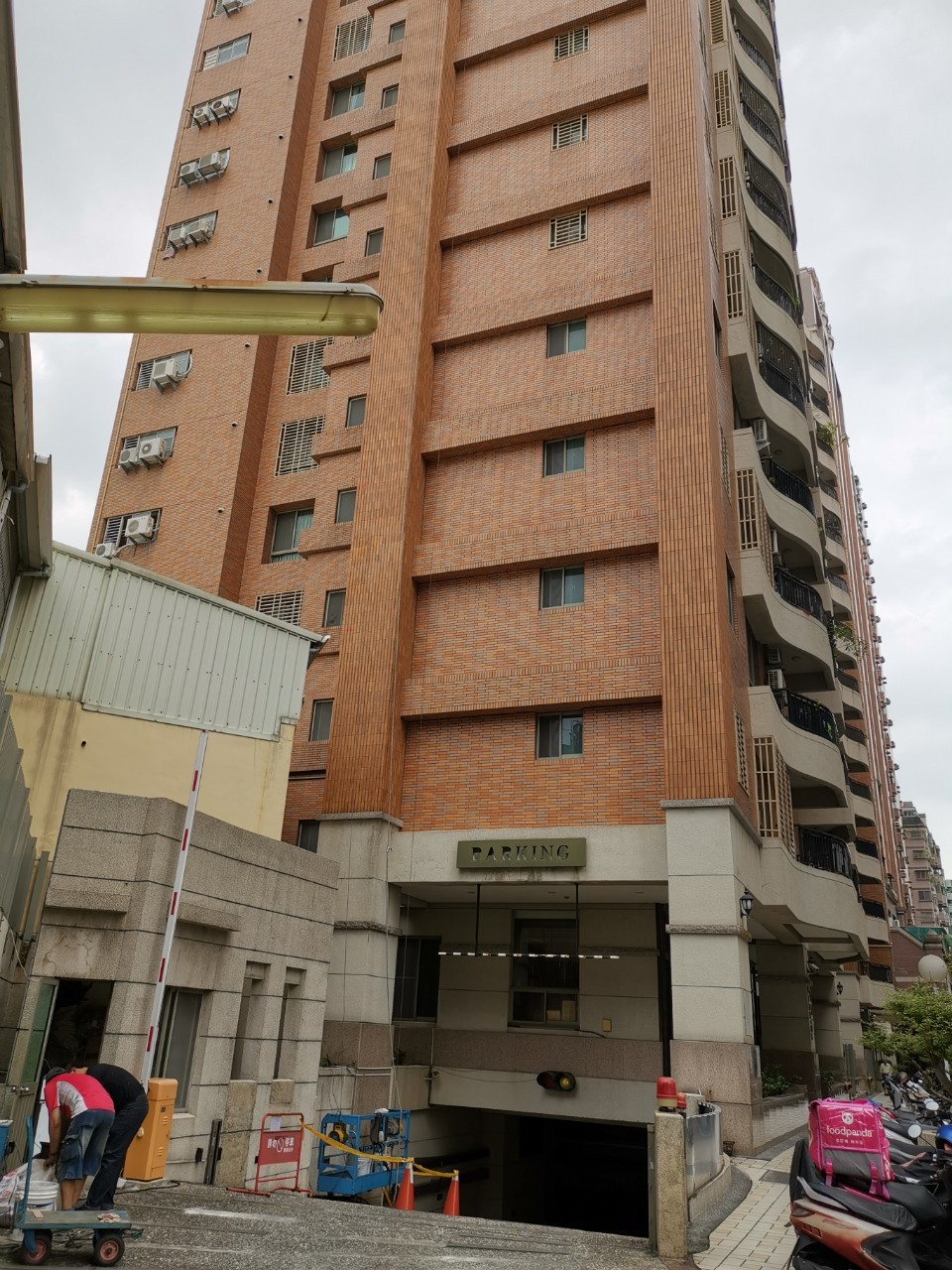 建築拉皮內外兼顧