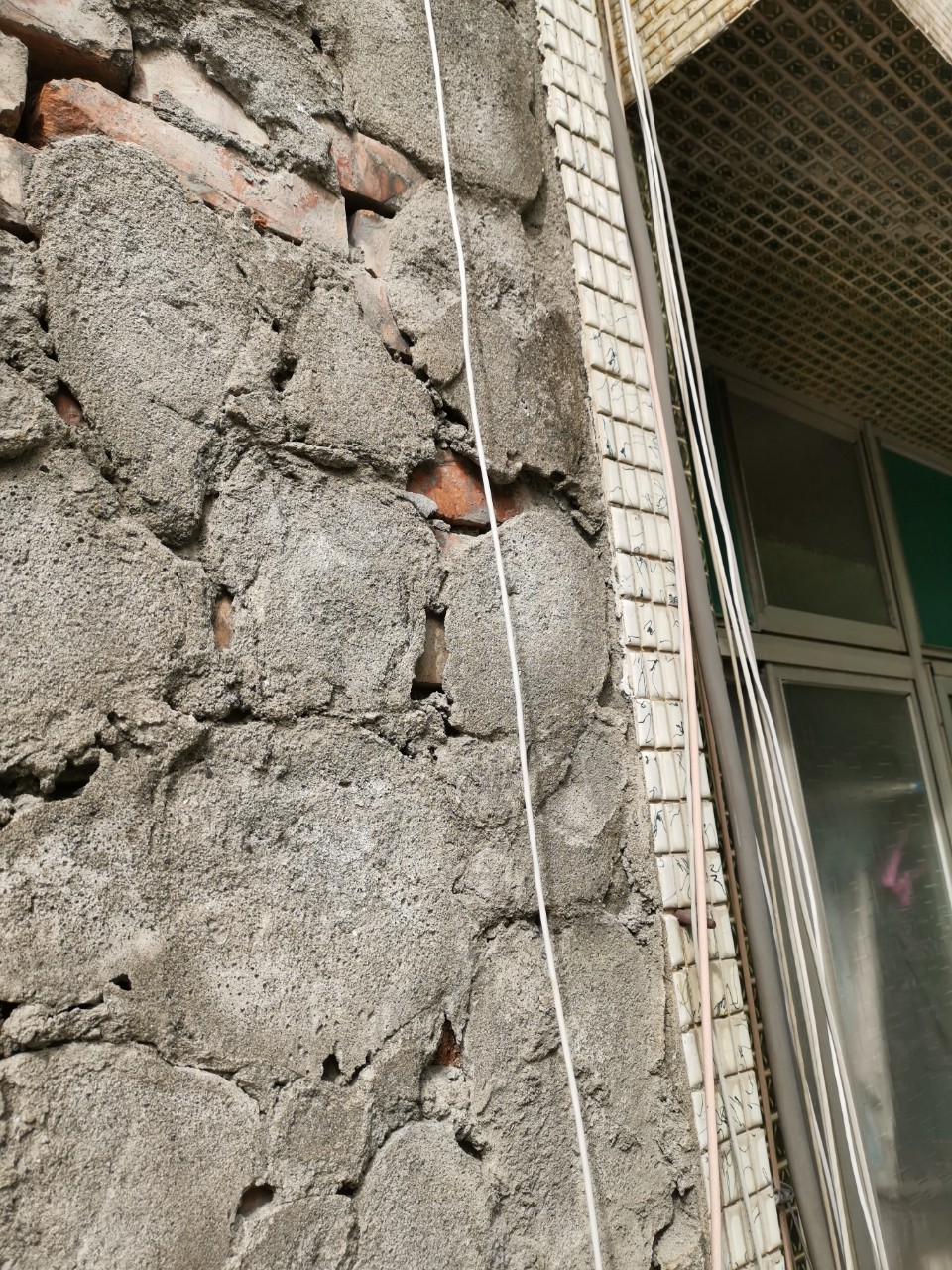 廠房外牆磁磚修補