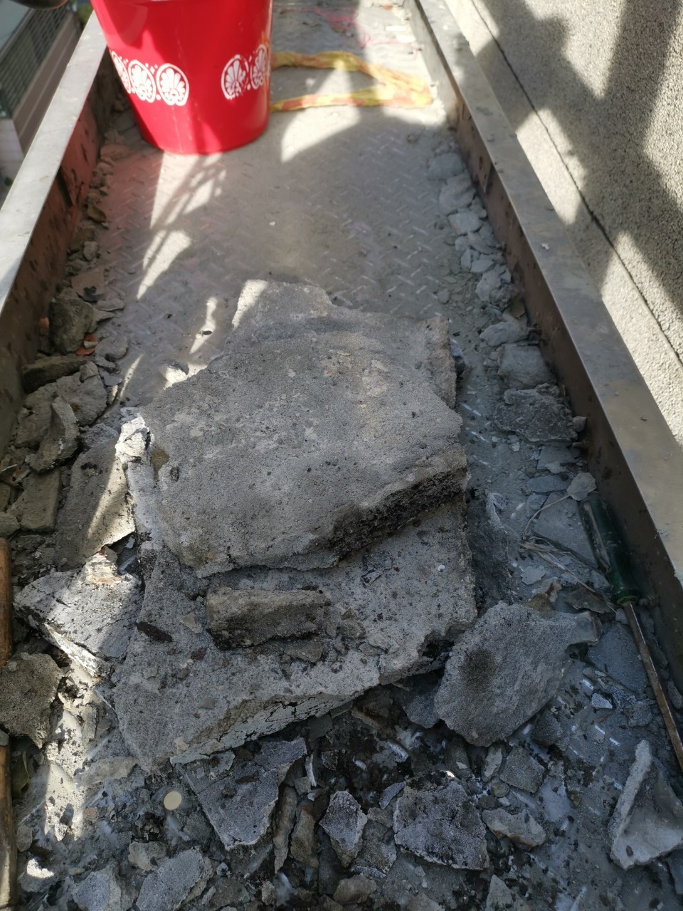 辨公大樓外牆磁修補