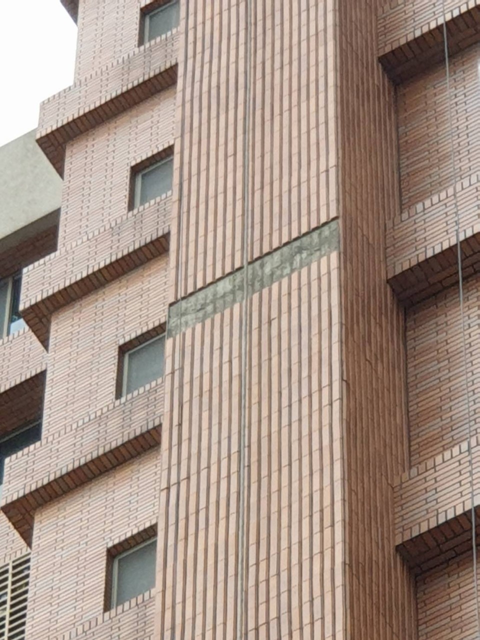 外牆磁磚剝落修補