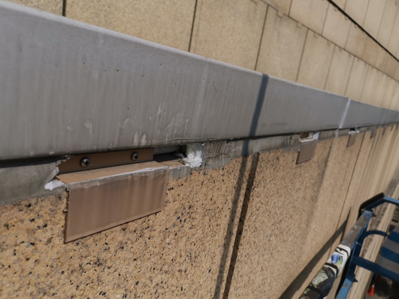 大樓外牆矽膠修補