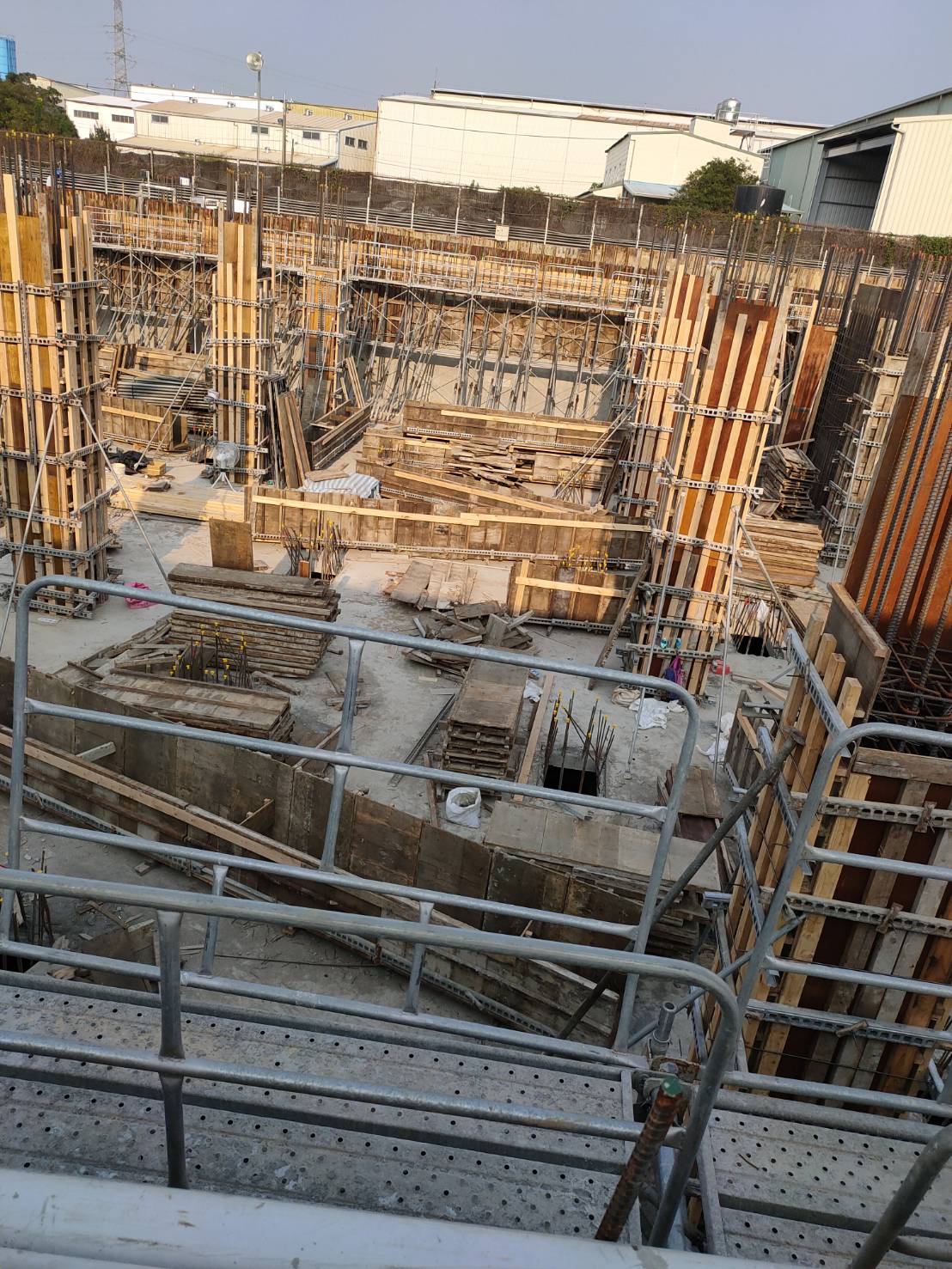 建築地下室點井束水工程1