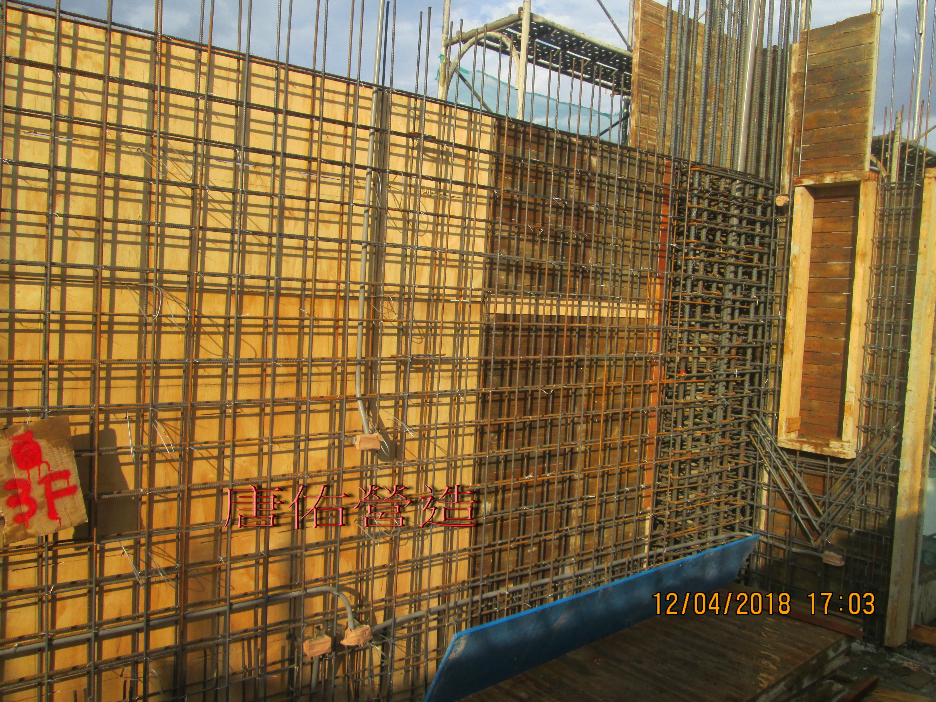 3樓牆鋼筋綁紮