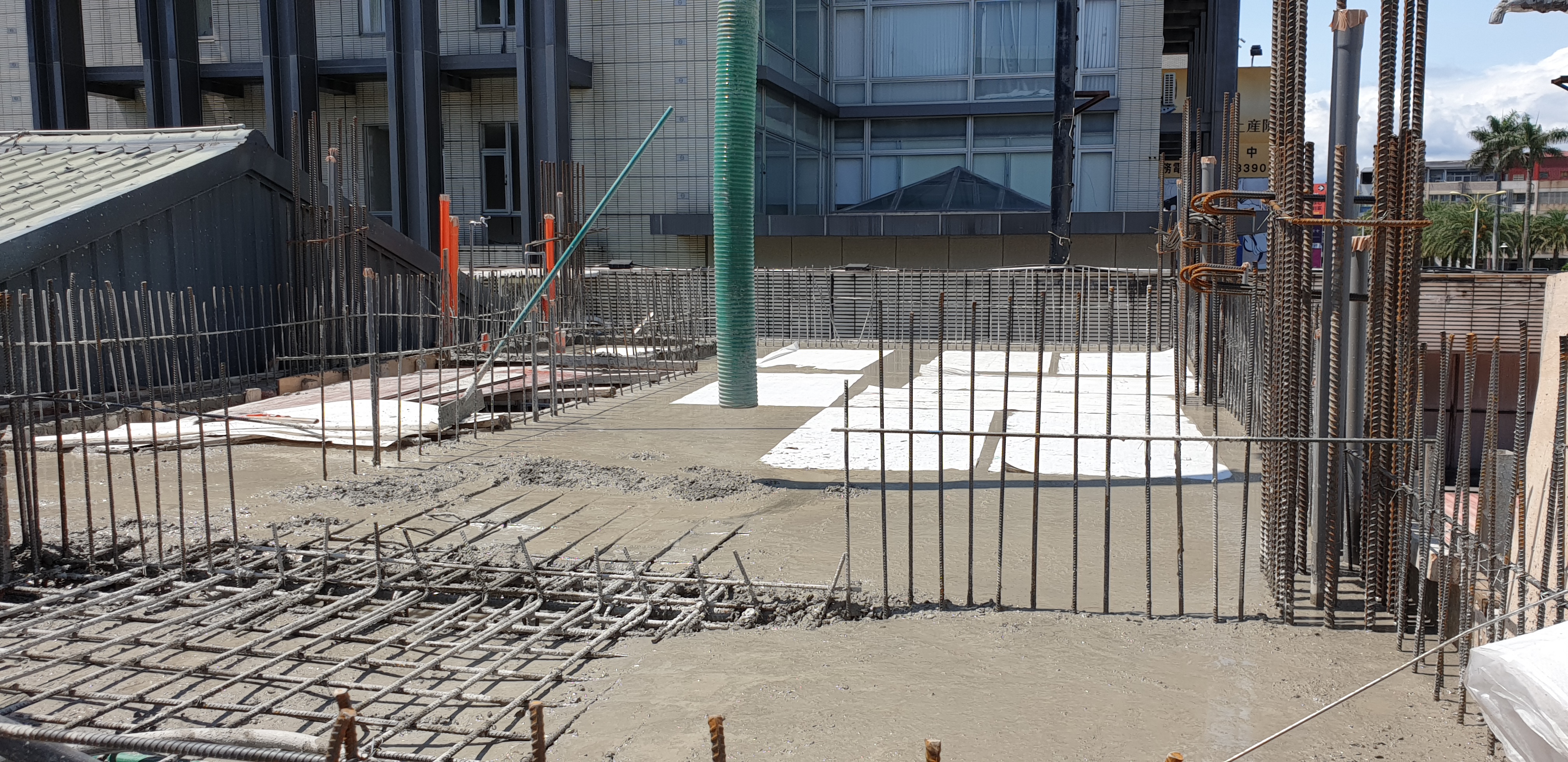 2樓底版灌漿及保護板鋪設