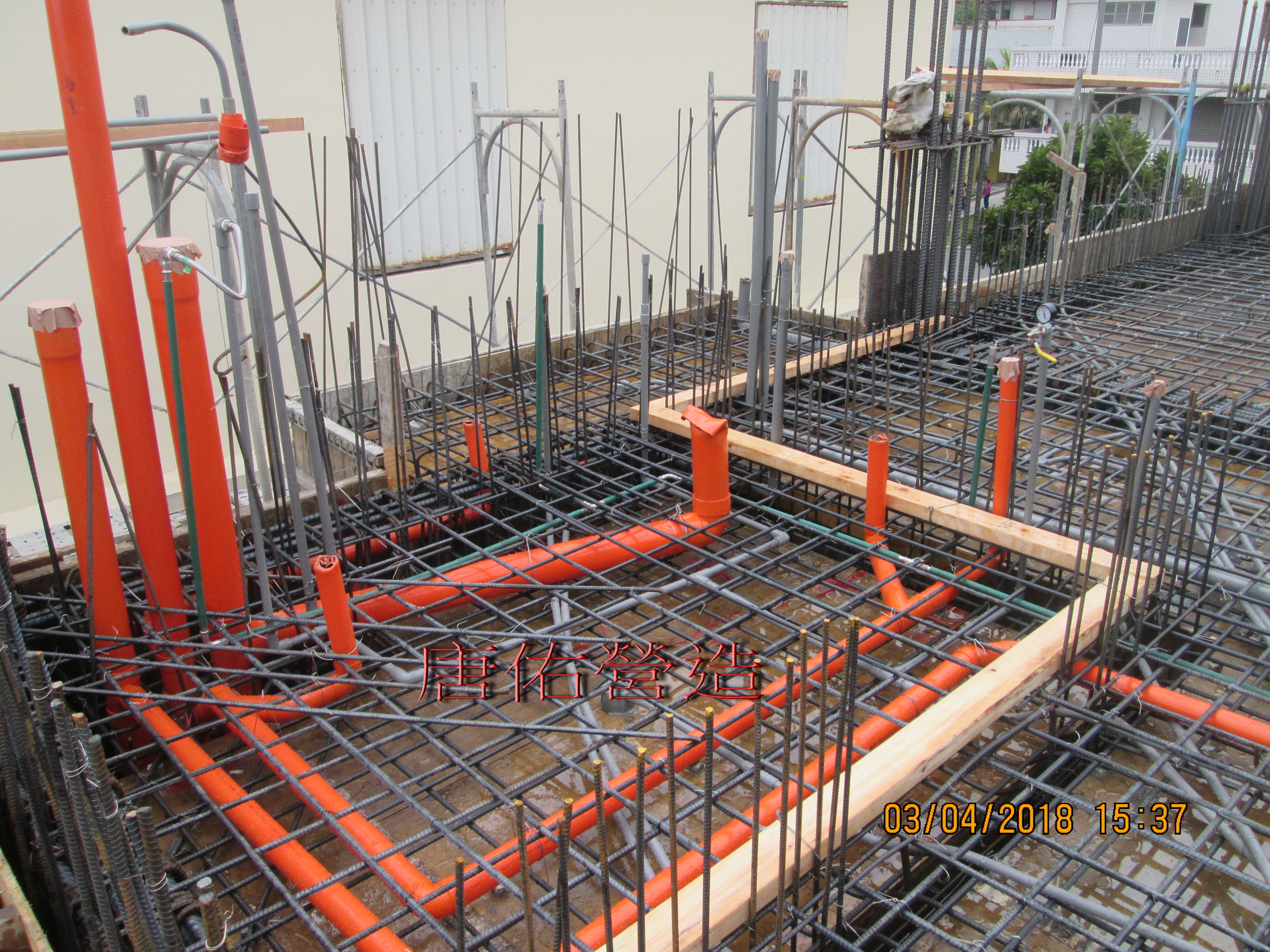 2樓頂版雨污水配管