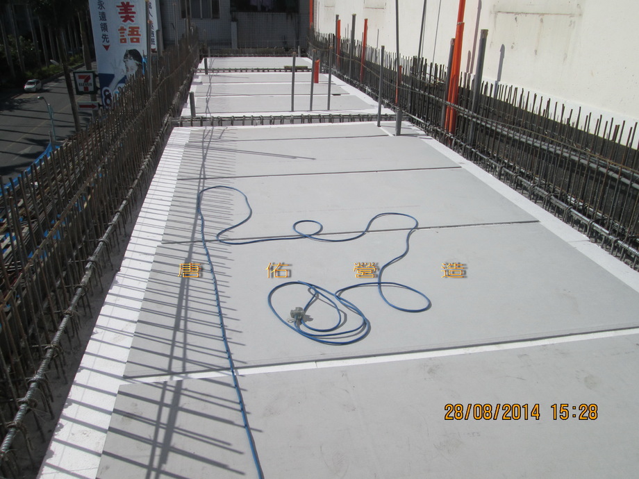 頂樓底版隔熱層施作工程