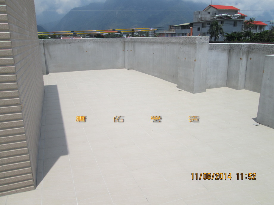 頂樓陽台地板貼磚完成