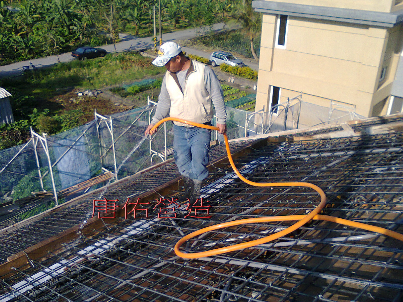 斜屋頂灌漿前清洗